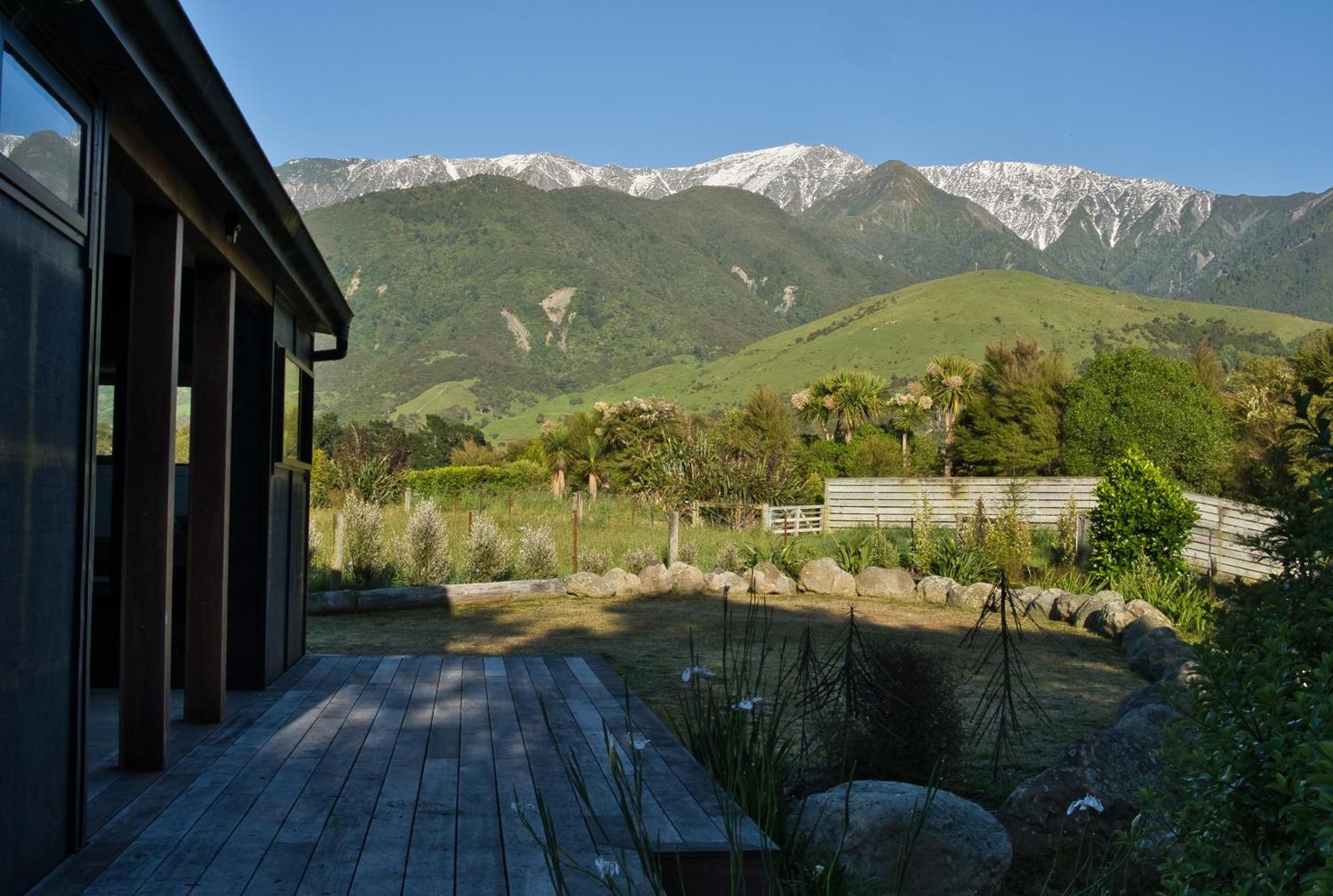 Kanuka Terrace - The Little Black House Hapuku 外观 照片